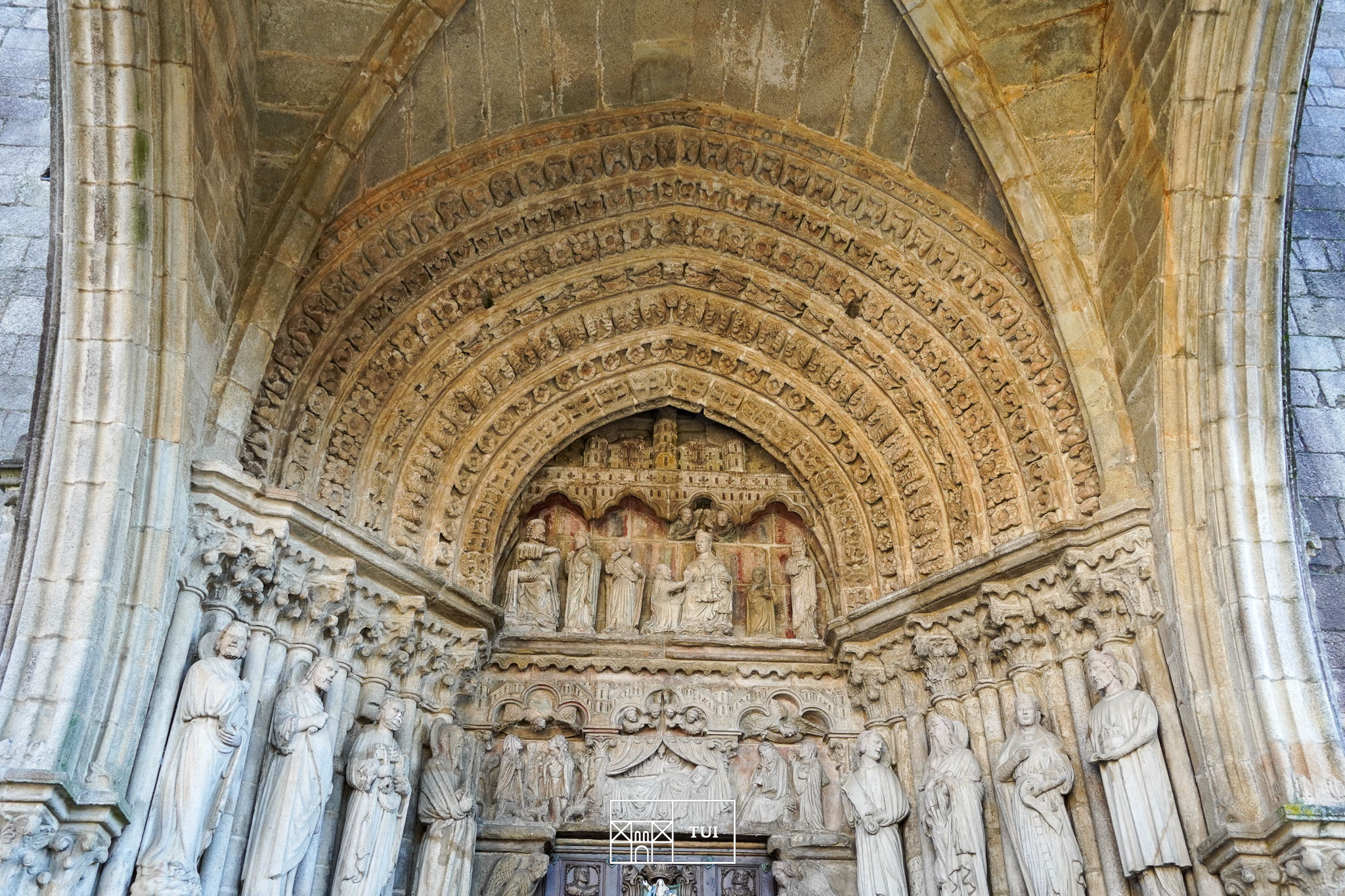 tui-800-anos-apertura-1